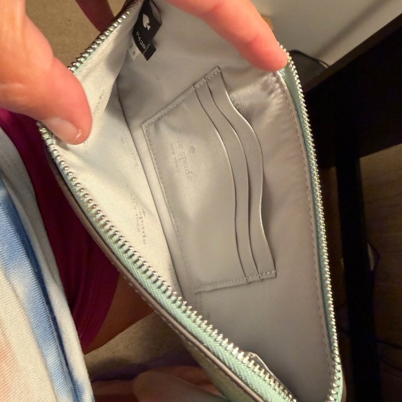 NWT Kate Spade LUCY METALLIC MEDIUM L-ZIP WRISTLET SEAWATER - Picture 9 of 13